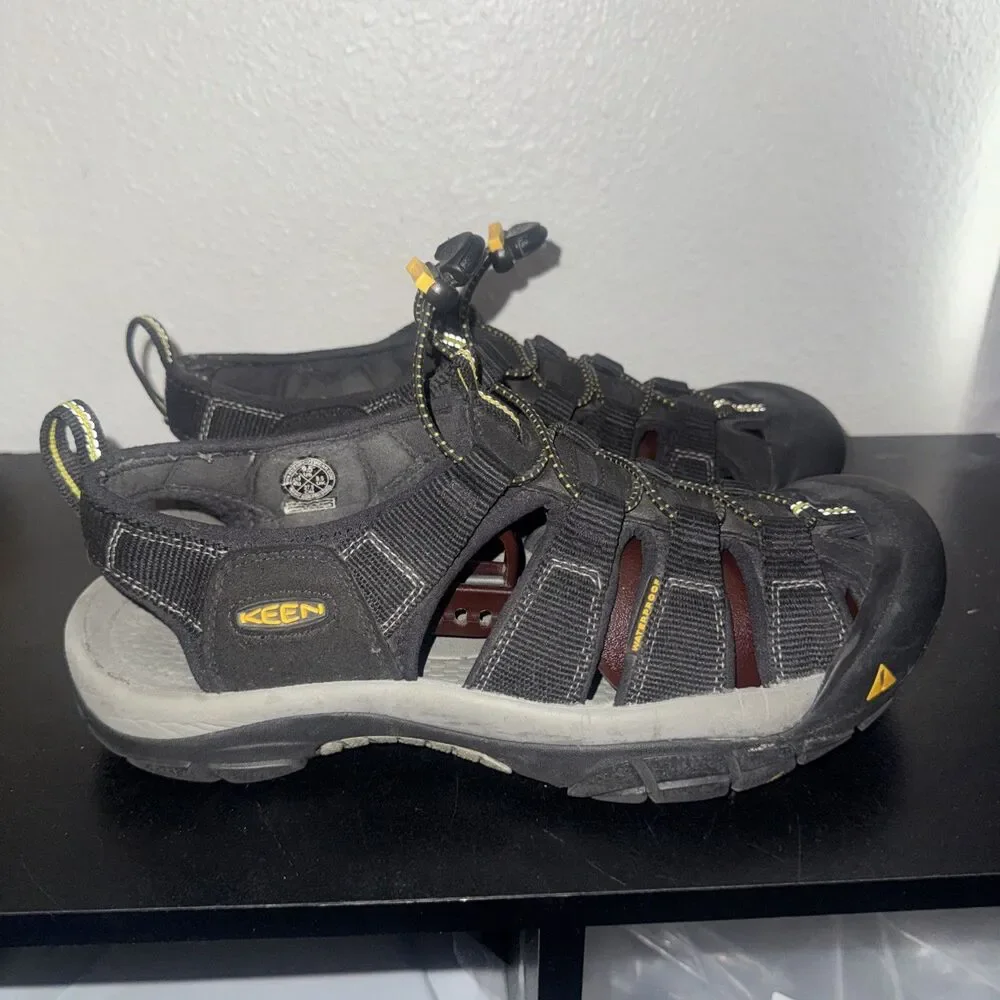 Keen Newport H2 Sandals Waterproof Hiking Sport Black  Yellow Mens 9.5 US, 42 EU